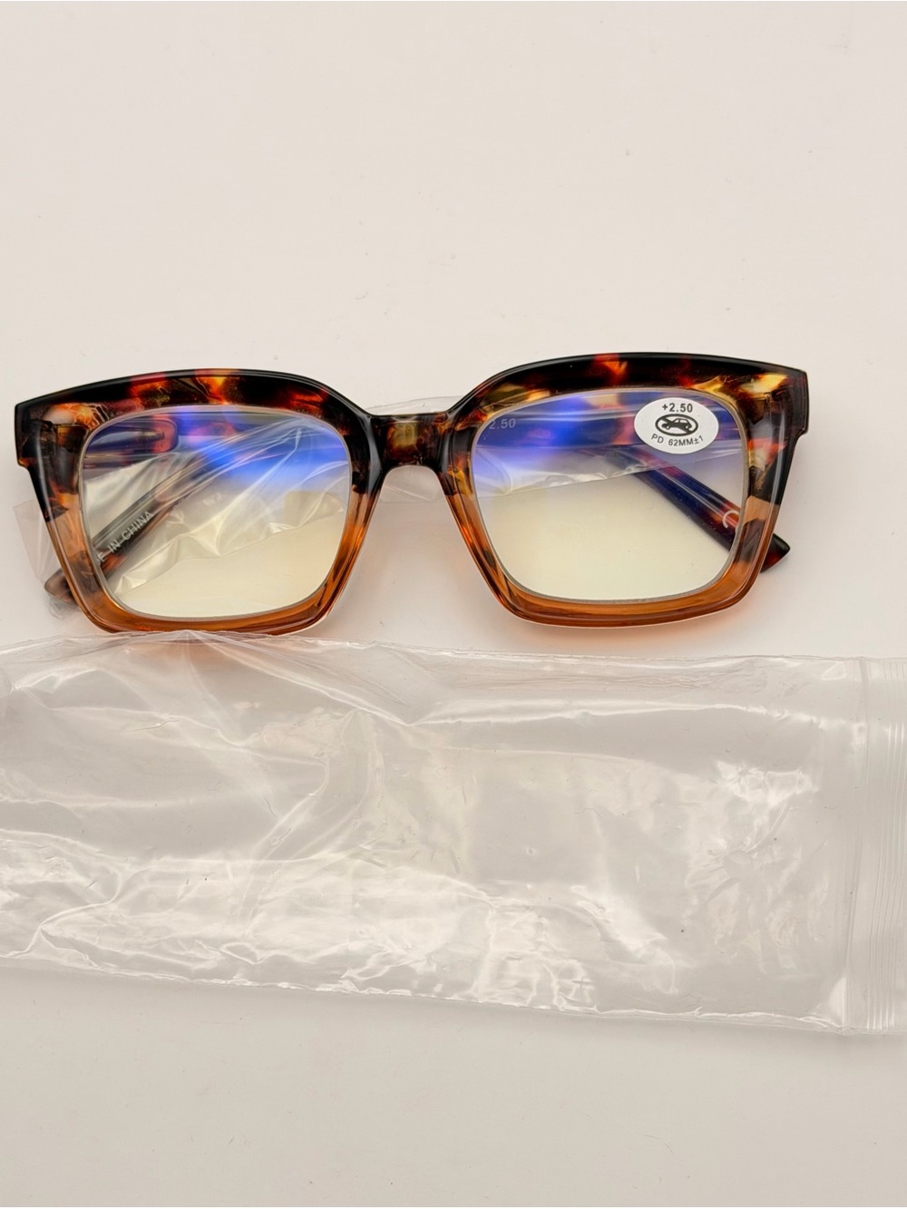 2.5 Prescription Glasses, Brown & Large Bezzle, Female